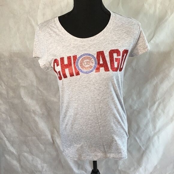Chicago Cubs sparkly scoop neck tee. Size Medium - Picture 4 of 8